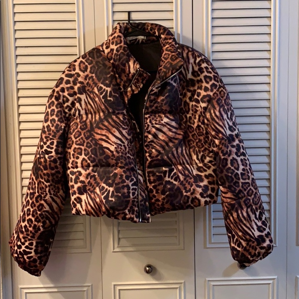Leopard puffer coat